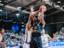 easycredit BBL Basketball Bundesliga 2026 2027 4. Spieltag Science City Jena vs NINERS Chemnitz am 04.10.2026 Urald King (Chemnitz) Duell gegen drei Gegenspieler Sparkassen Arena *** easycredit BBL Basketball Bundesliga 2026-2027, Matchday 4: Science City Jena vs. NINERS Chemnitz on October 4, 2026-Urald King of Chemnitz takes on three opponents at Sparkassen Arena