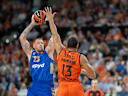 uroLeague Round 6 match between Valencia Basket and Maccabi Rapyd Tel Aviv Daniel Theis of Maccabi Rapyd Tel Aviv in action during the uroLeague Round 6 match between Valencia Basket and Maccabi Rapyd Tel Aviv at Roig Arena, (Valencia ) on October 15, 2026. Valencia Roig Arena Valencia Spain Copyright: xVicentexVidalxFernandezx