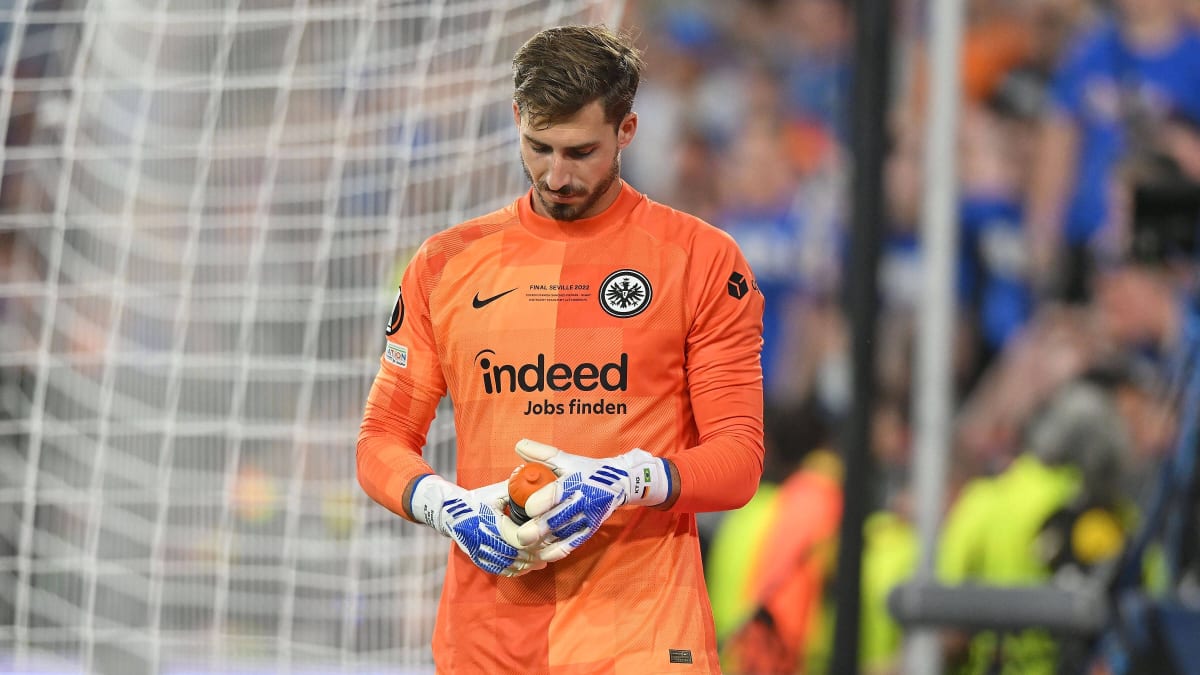 Eintracht Frankfurt: Kevin Trapp erklärt Elfmeter-Taktik - kicker