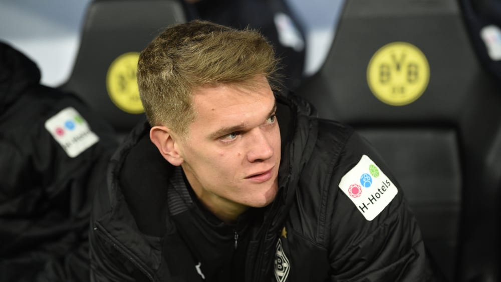 Zur Unterstützung auf der Bank: Matthias Ginter in Dortmund.