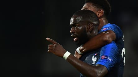 Trotz zweier verschossener Elfmeter hatte Frankreich gegen England das glücklichere Ende für sich.