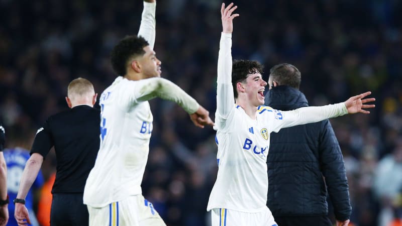 Archie Gray of Leeds United celebrates at the end of the match Leeds United v Leicester City, EFL Sky Bet Championship, Football, Elland Road, Leeds, UK - 23 Feb 2024 EDITORIAL USE ONLY No use with unauthorised audio, video, data, fixture lists, club league logos or live services. Online in-match use limited to 120 images, no video emulation. No use in betting, games or single club league player publications. PUBLICATIONxINxGERxSUIxAUTxHUNxGRExMLTxCYPxROUxBULxUAExKSAxONLY Copyright: xMattxWest Shutterstockx 14355140bh