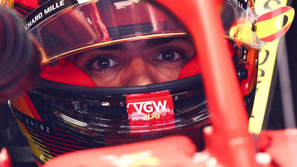 Ferrari-Pilot Carlos Sainz kritisiert das neue Reglement.
