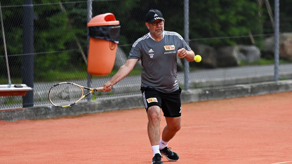 Überzeugte am Montag auch auf dem Tennisplatz: Union-Trainer Urs Fischer.