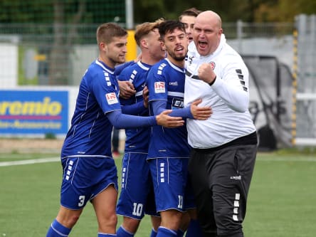 Westfalia-Coach Christian Knappmann (in weiß)