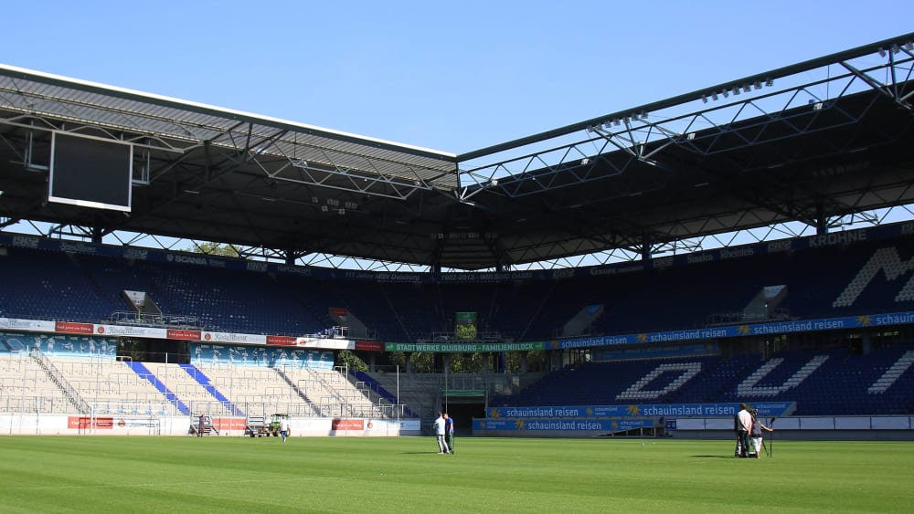Das Dach der Duisburger Arena wird bis zum nächsten Heimspiel des MSV repariert.