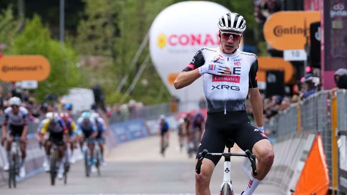 Ayuso lässt bei der ersten Bergankunft die Muskeln spielen - Roglic wieder in Rosa