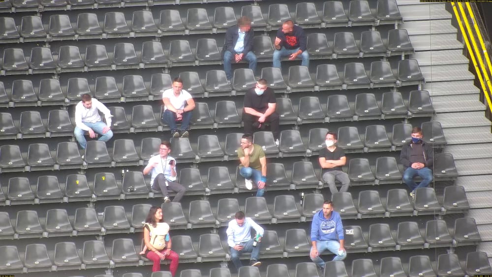 Versuch mit Statisten: Ein Eindruck vom Testtag in der Dortmunder Arena am 15. Juni.
