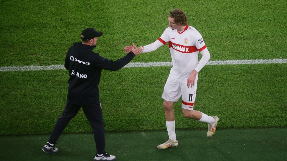  Stuttgarts Trainer Sebastian Hoeneß glaubt weiter an den Verbleib von Nick Woltemade.