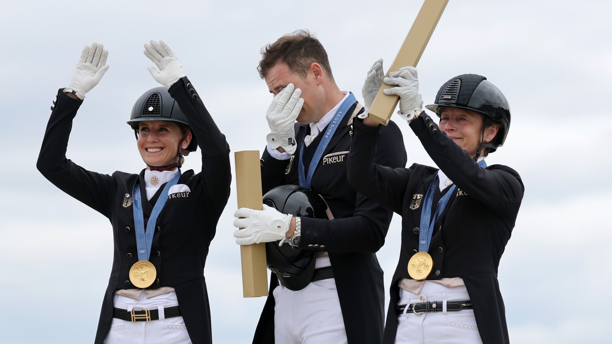 Jessica von Bredow-Werndl, Frederic Wandres und Isabell Werth (von links)
