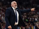 Crvena Zvezda Meridianbet Belgrade v Anadolu Efes Istanbul - Euroleague 2026 2027 Pablo Laso, Head Coach of Anadolu Efes Istanbul reacts during 2026 2027 EuroLeague Round 3 match between Crvena Zvezda Meridianbet Belgrade and Anadolu Efes Istanbul at Belgrade Arena on October 01, 2026 in Belgrade, Serbia. Belgrade Serbia Copyright: xVatroslavxHladnyx x