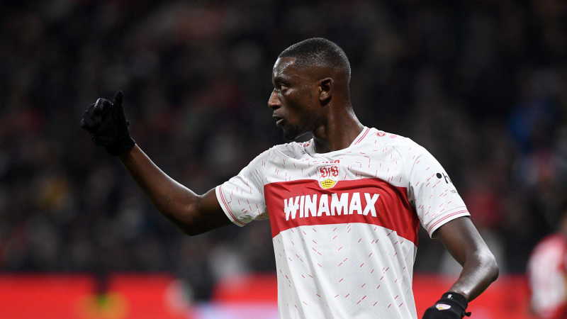 FRANKFURT AM MAIN, GERMANY - NOVEMBER 25: Sehrou Guirassy of VfB Stuttgart reacts during the Bundesliga match between Eintracht Frankfurt and VfB Stuttgart at Deutsche Bank Park on November 25, 2023 in Frankfurt am Main, Germany. (Photo by Neil Baynes/Getty Images)