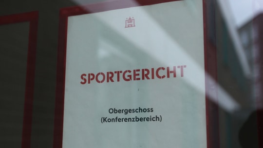 Das Hamburger Sportgericht entschied am Mittwochabend über die Strafen nach dem Spielabbruch zwischen dem FC Hamburger Berg und dem SV Krupunder/Lohkamp.