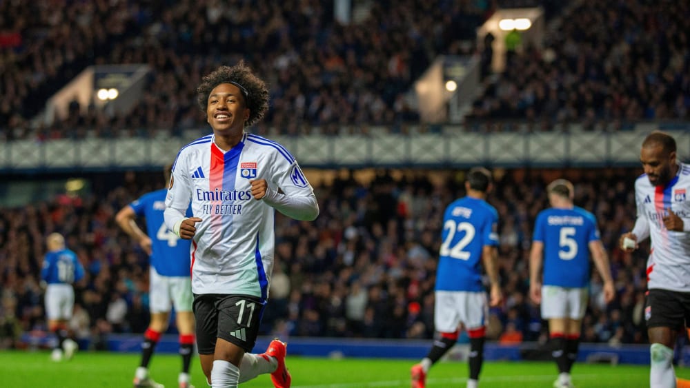 Schwer zu stoppen: OL-Doppeltorschütze Malick Fofana im Ibrox Stadium.