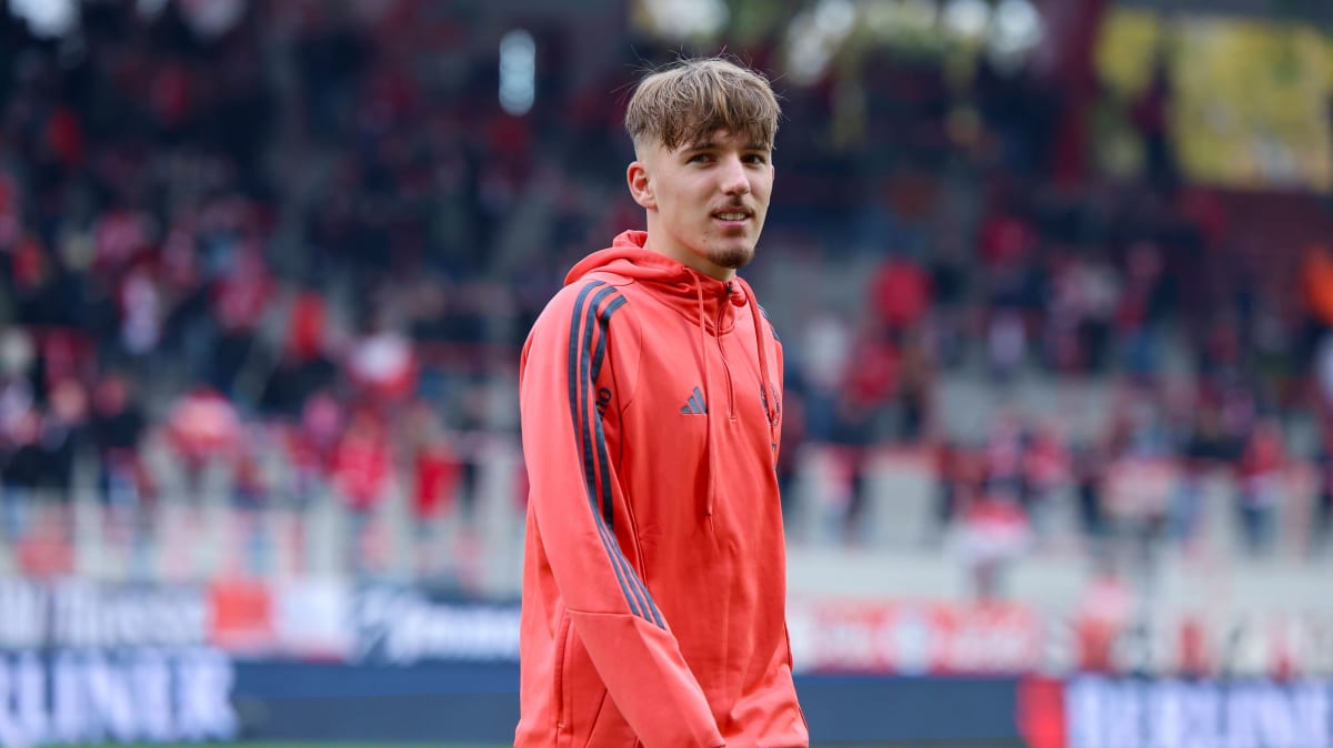 Karl-vor-U-21-Deb-t-Irgendwie-komme-ich-manchmal-trotzdem-vorbei-