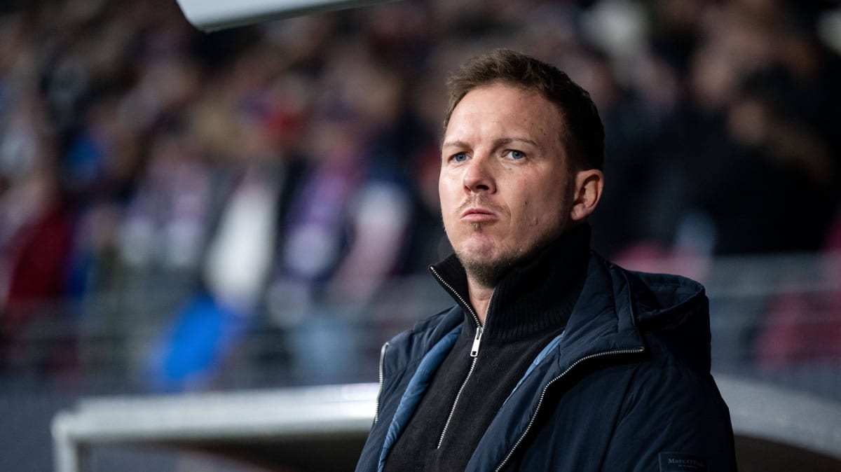 Will the national team play a friendly against Algeria in Stuttgart?