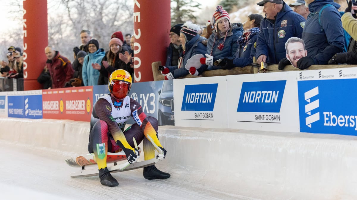 Rodeln-Langenhan-im-berlebensmodus-Zweiter-Frauen-klar-am-Podest-vorbei