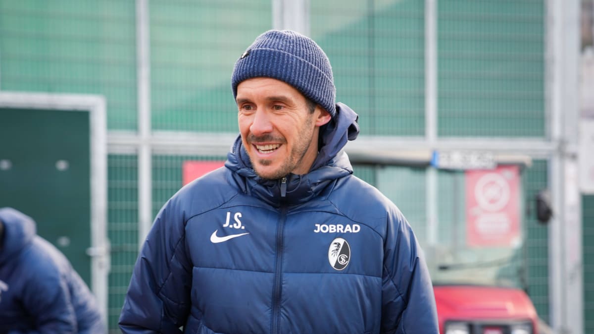 Schuster-hat-den-Schwung-gesp-rt-und-lobt-Hamburgs-dynamisches-Trainerteam-