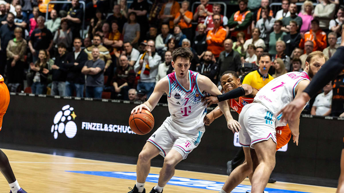 Murphy schockt Niners mit Brett - Löwen überraschen Ulm