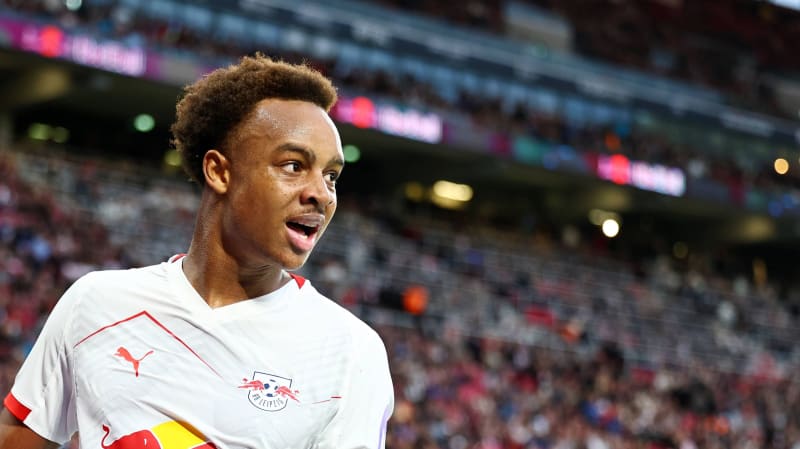 GER, 1. Bundesliga, RB Leipzig - VfB Stuttgart 01.11.2025, Leipzig, Red Bull Arena, GER, 2025/26 Sezonu, 1. Bundesliga, 9. Maç günü, RasenBallsport Leipzig - VfB Stuttgart, resim: Forzan Assan Ouedraogo (Leipzig). DFL düzenlemeleri, fotoğrafların görüntü dizileri ve/veya yarı video olarak her türlü kullanımını yasaklamaktadır. *** GER, 1. Bundesliga, RB Leipzig - VfB Stuttgart 01.11.2025, Leipzig, Red Bull Arena, GER, 2025/26 Sezonu, 1. Bundesliga, 9. Maç günü, RasenBallsport Leipzig - VfB Stuttgart, resim: Forzan Assan Ouedraogo, Leipzig. DFL yönetmelikleri, fotoğrafların görüntü dizileri ve/veya yarı video olarak kullanılmasını yasaklamaktadır.