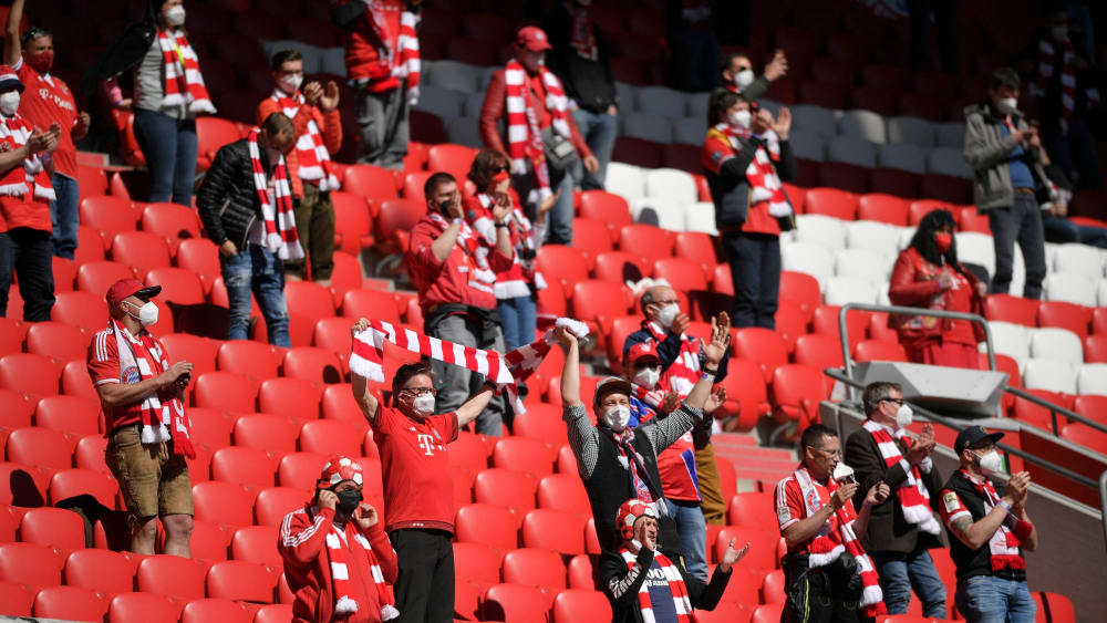 Bayern-Fans in der Münchner Arena - bald sollen dort auch wieder Gäste-Anhänger Einlass finden.