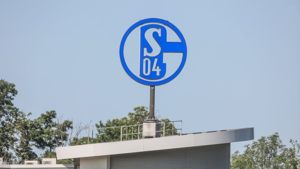 Auf der Geschäftsstelle des FC Schalke 04 darf aufgeatmet werden.
