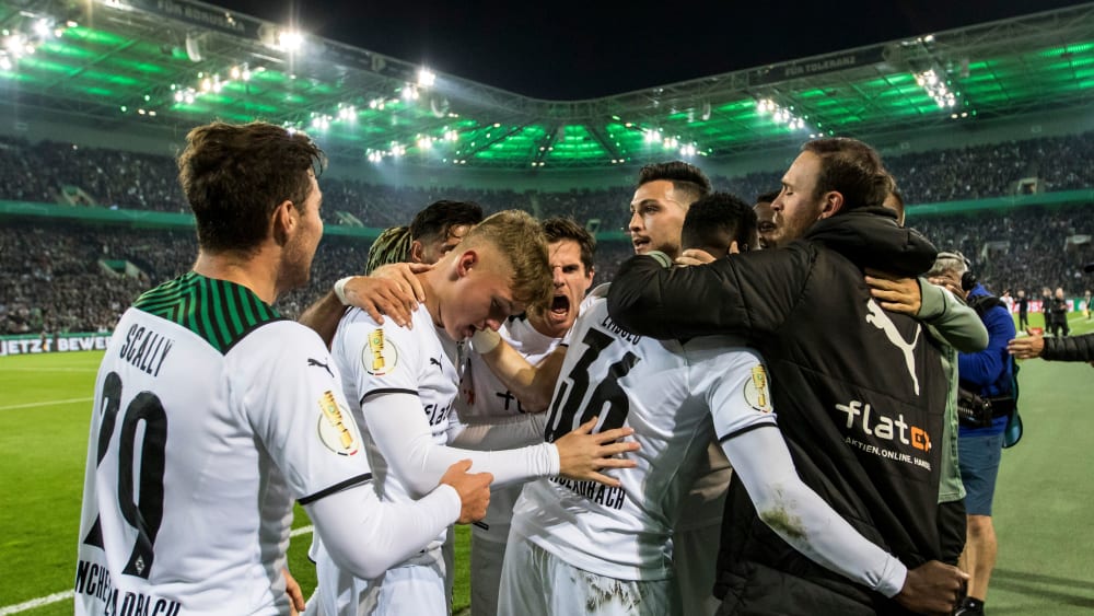 Denkwürdiger Sieg: Borussia Mönchengladbach bejubelt eines von fünf Toren gegen den FC Bayern.