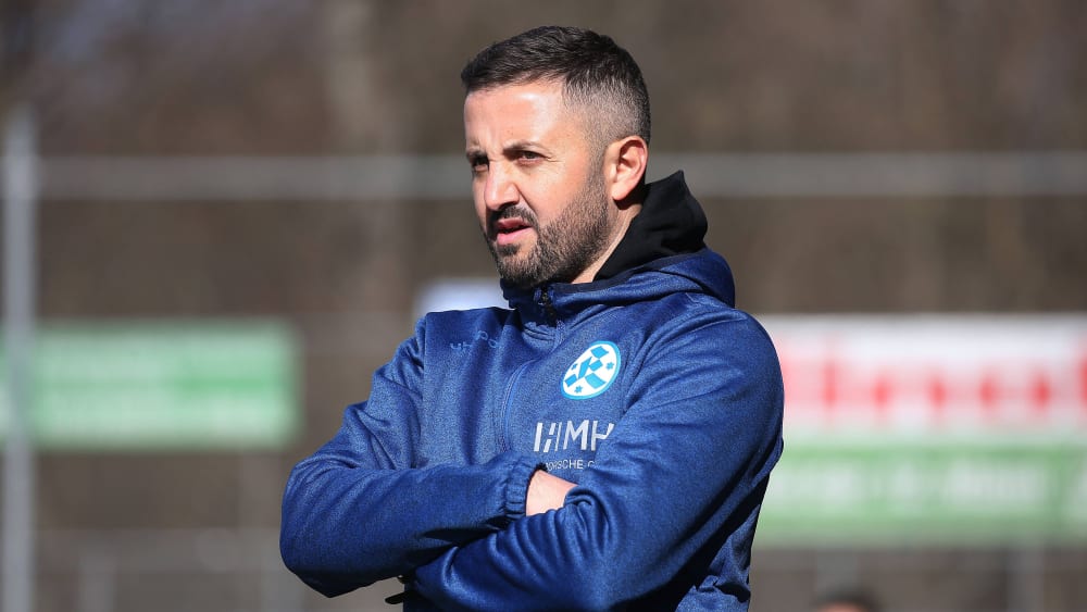 Stuttgart-Coach Mustafa Ünal sah ein zähes Spiel seiner Kickers in Linx.