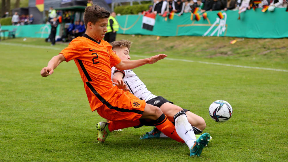 Obenauf: Die U 15 der Niederlande gewinnt gegen Deutschland.