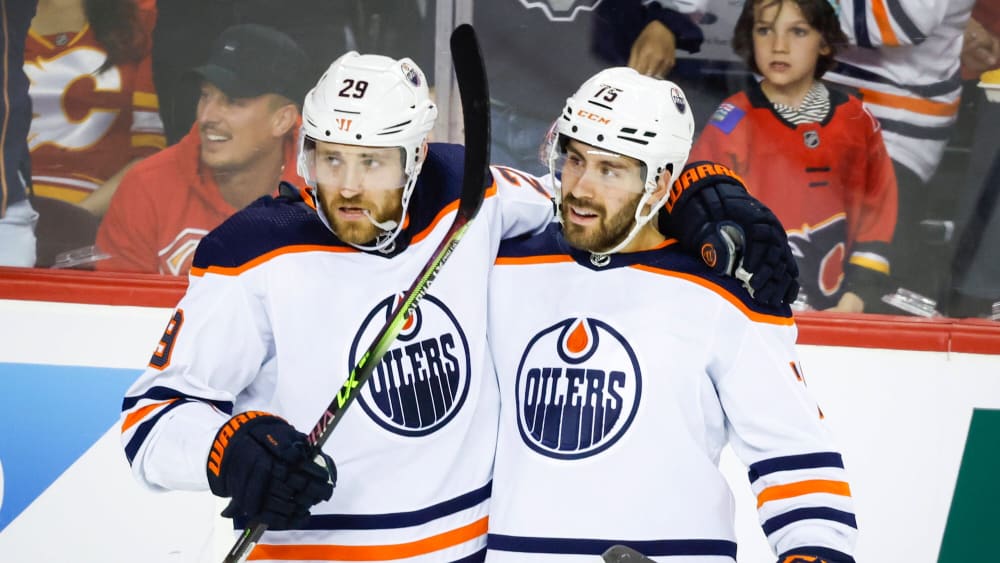 Die Nummer eins in Alberta: Leon Draisaitl (li.) und Evan Bouchard von den Oilers.