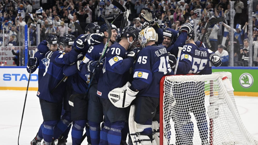 Gastgeber Finnland steht nach einem knappen 4:3-Erfolg gegen die USA im Finale der Eishockey-WM.