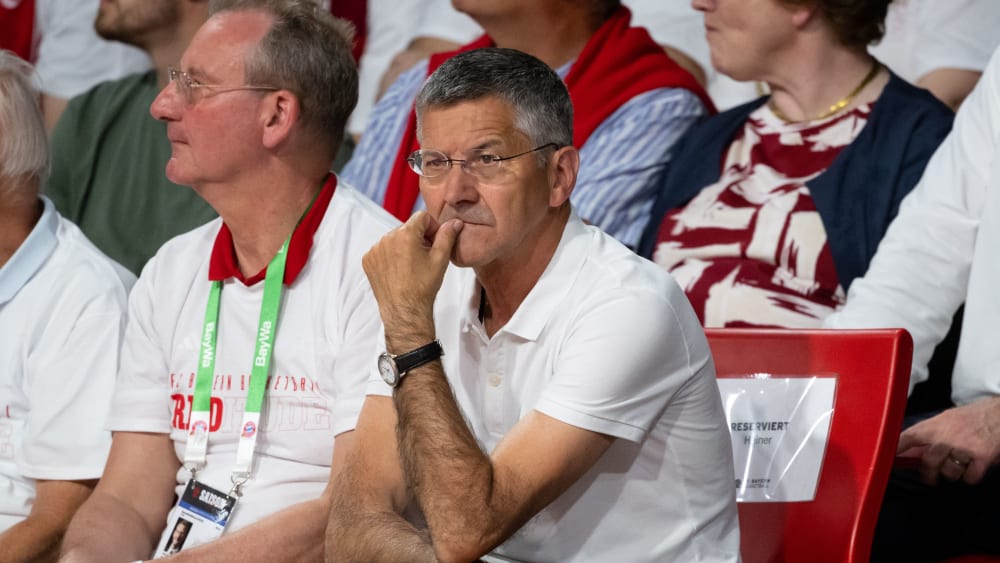 Kritischer Blick: Bayern-Präsident Herbert Hainer hat die Saison der Bundesliga-Basketballer zusammengefasst.