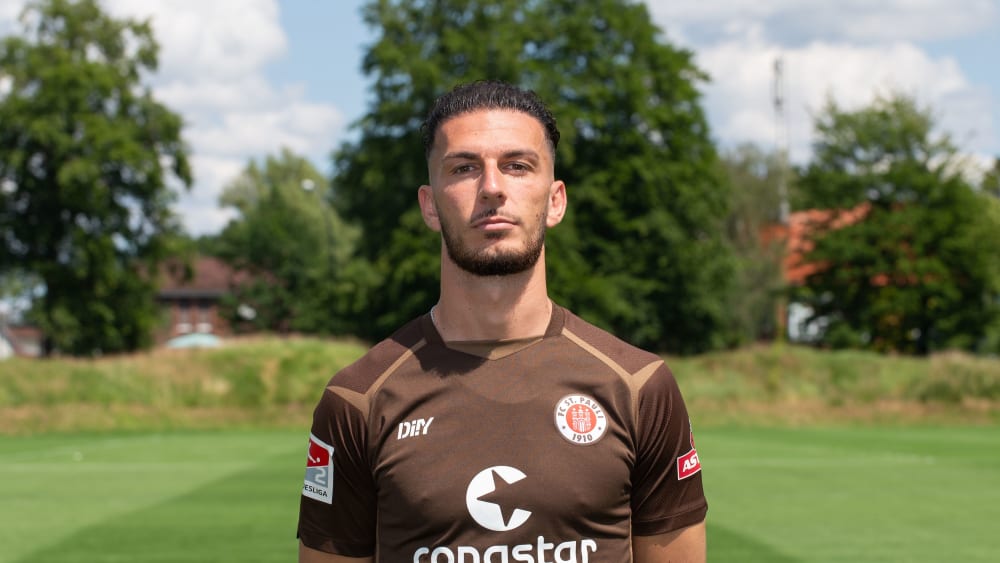 Leart Paqarada ist weiterhin Mitglied des Mannschaftsrates auf St. Pauli.