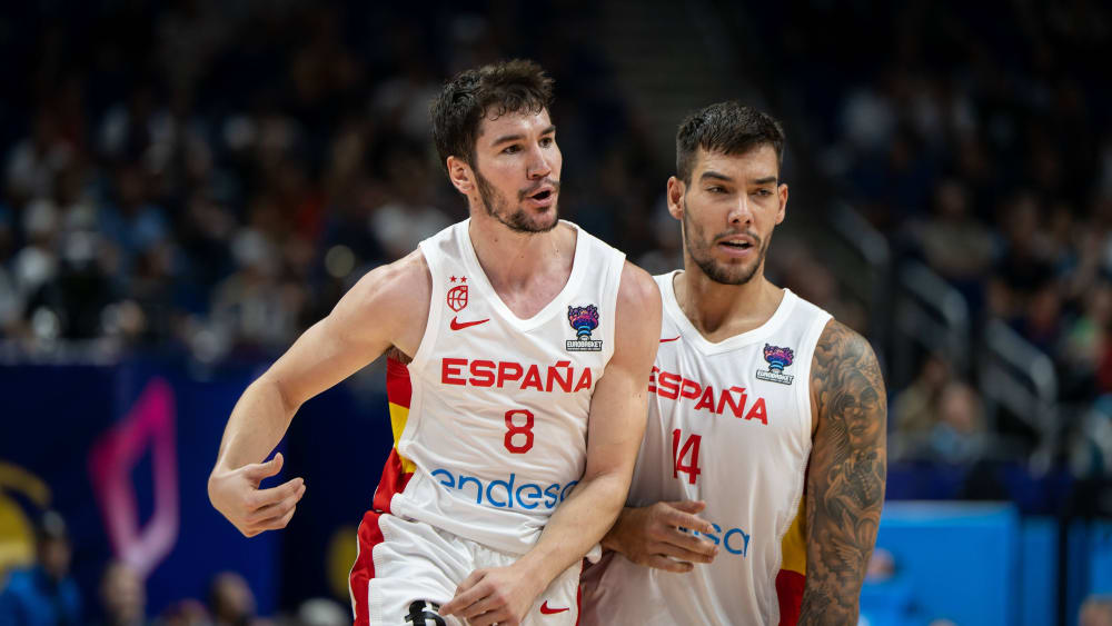 Immer brandgefährlich: Willy Hernangomez (r.) und die spanische Nationalmannschaft.