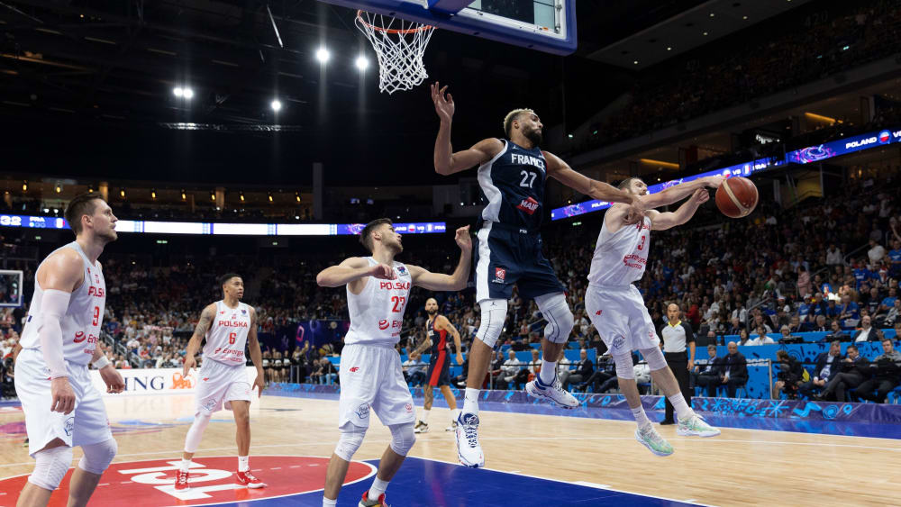 Kein Durchkommen: Rudy Gobert (2.v.r.) und Frankreich ließen Polen keine Chance.