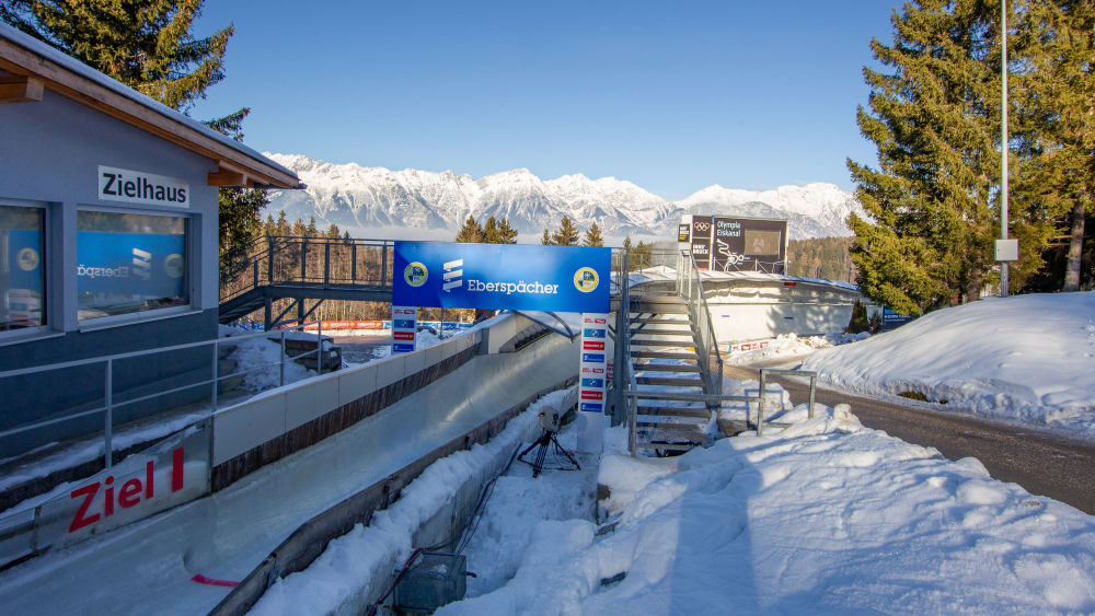 Hier wird 2026 voraussichtlich um Gold gerodelt: Der Eiskanal in Igls nahe Innsbruck.