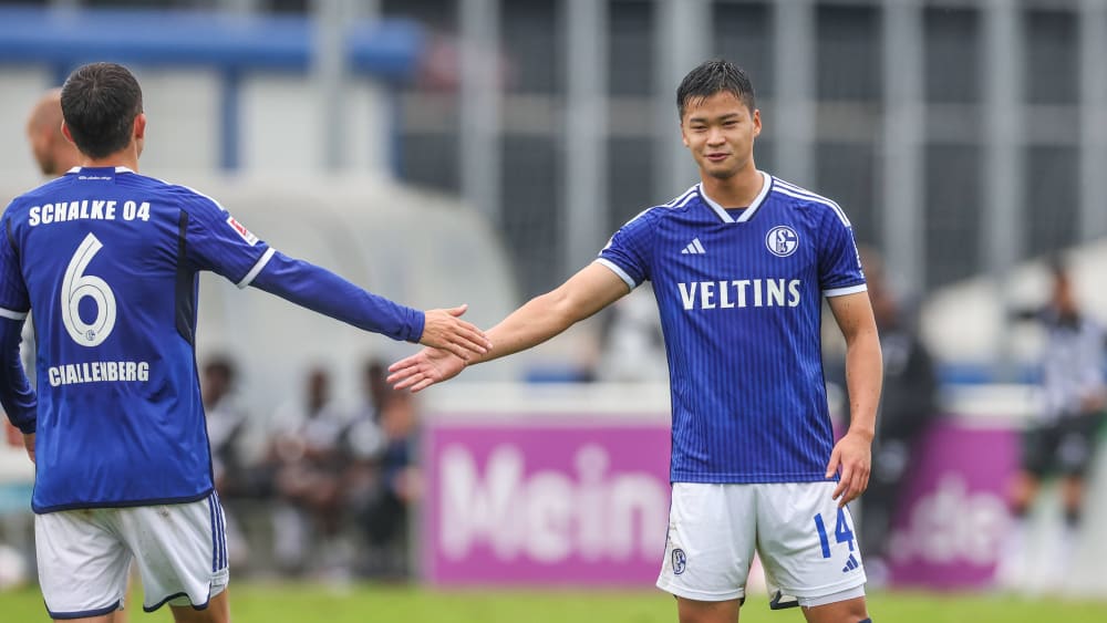 Soichiro Kozuki (rechts) könnte wieder eine Option für die Zweitligaprofis des FC Schalke 04 sein.