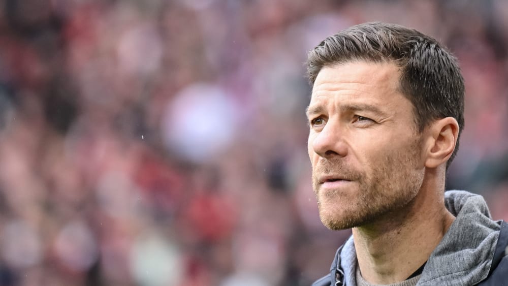 Xabi Alonso bleibt über das Saisonende hinaus Trainer von Bayer 04 Leverkusen.