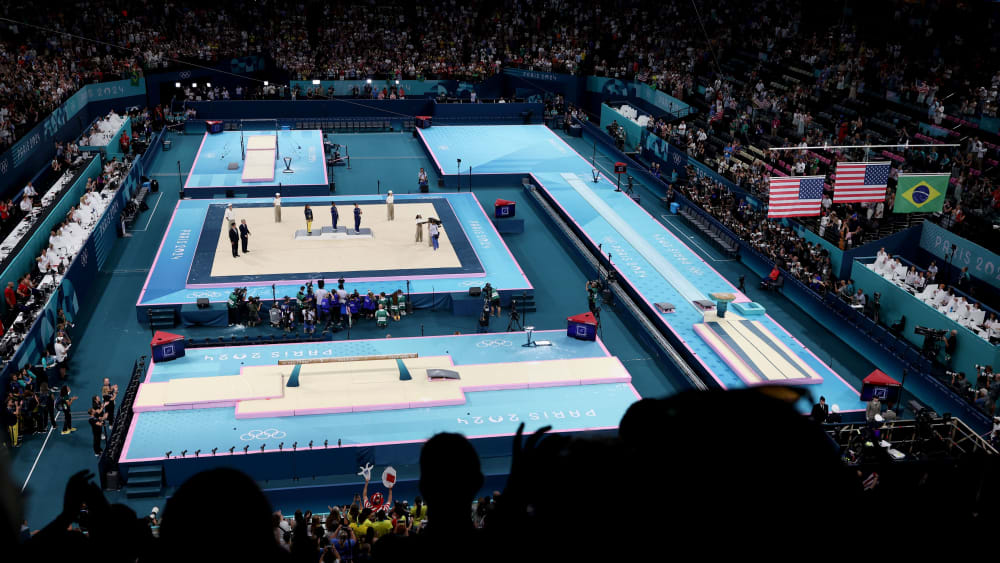Die Arena in Bercy beim Mehrkampf-Wettbewerb der Turnerinnen