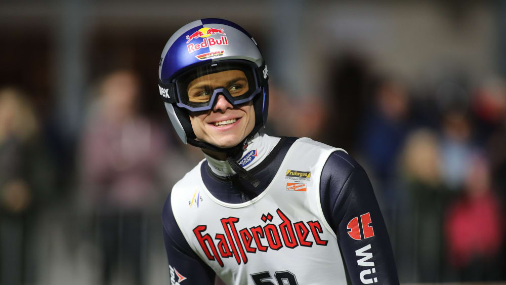 Hatte beim Mattenspringen in Garmisch-Partenkirchen gut lachen: Andreas Wellinger.