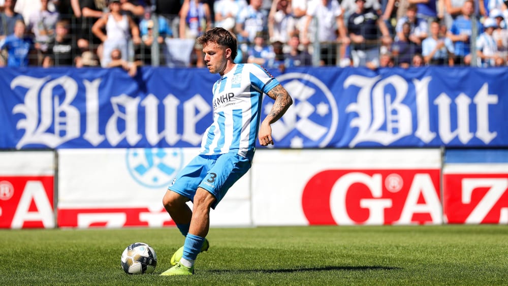 David Kammerbauer wechselt von den Stuttgarter Kickers zurück zu seinem Ex-Klub Sportfreunde Siegen.