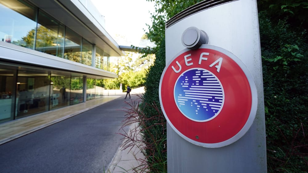 Die UEFA hat den montenigrinischen Verein FK Arsenal Tivat für zehn Jahre gesperrt.