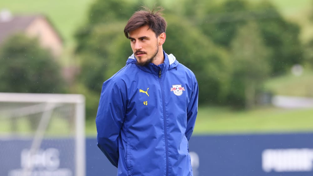 Eljif Elmas.