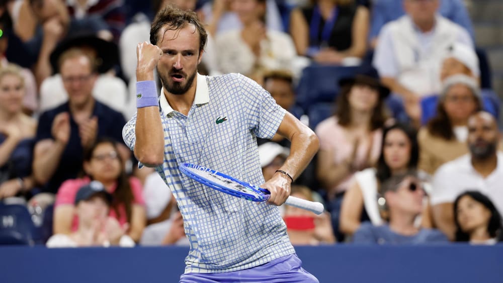 tennis-medvedev-rastet-aus-drama-mit-fotograf-und-schiedsrichter