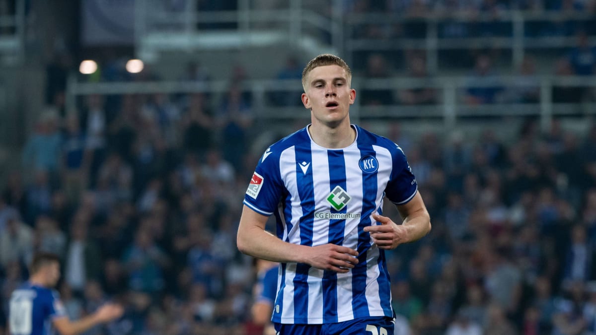 VfB-l-sst-die-H-nde-von-Herold-und-Konstantelias