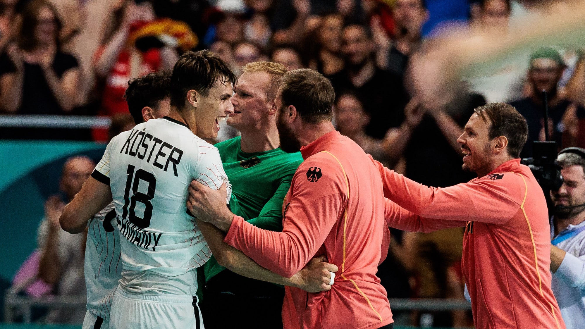 Jubel bei den deutschen Herren nach dem Sieg
Julian Köster, Andreas Wolff und David Späth