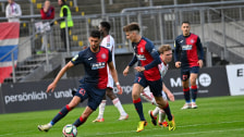 Aday Ercan (am Ball) leistete die Vorarbeit für den Treffer des Tages beim Wuppertaler SV.