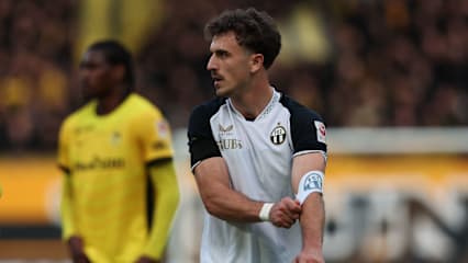 Der Verteidiger muss weiter zuschauen.