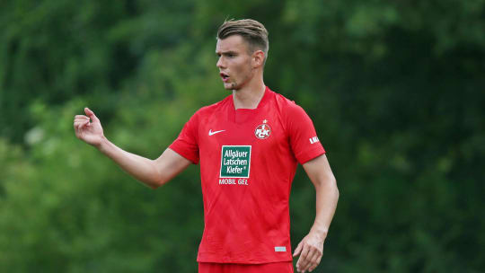 Abwehrspieler Marvin Senger fehlt dem 1. FC Kaiserslautern gegen Braunschweig.