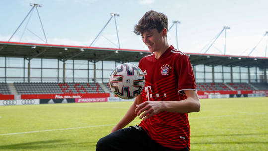 Ab Sommer für die Bayern am Ball: Jonathan Asp.